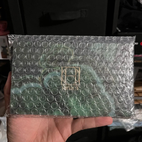 HIPDOT CENOTE PRESSED EYESHADOW PALETTE - Picture 3 of 3